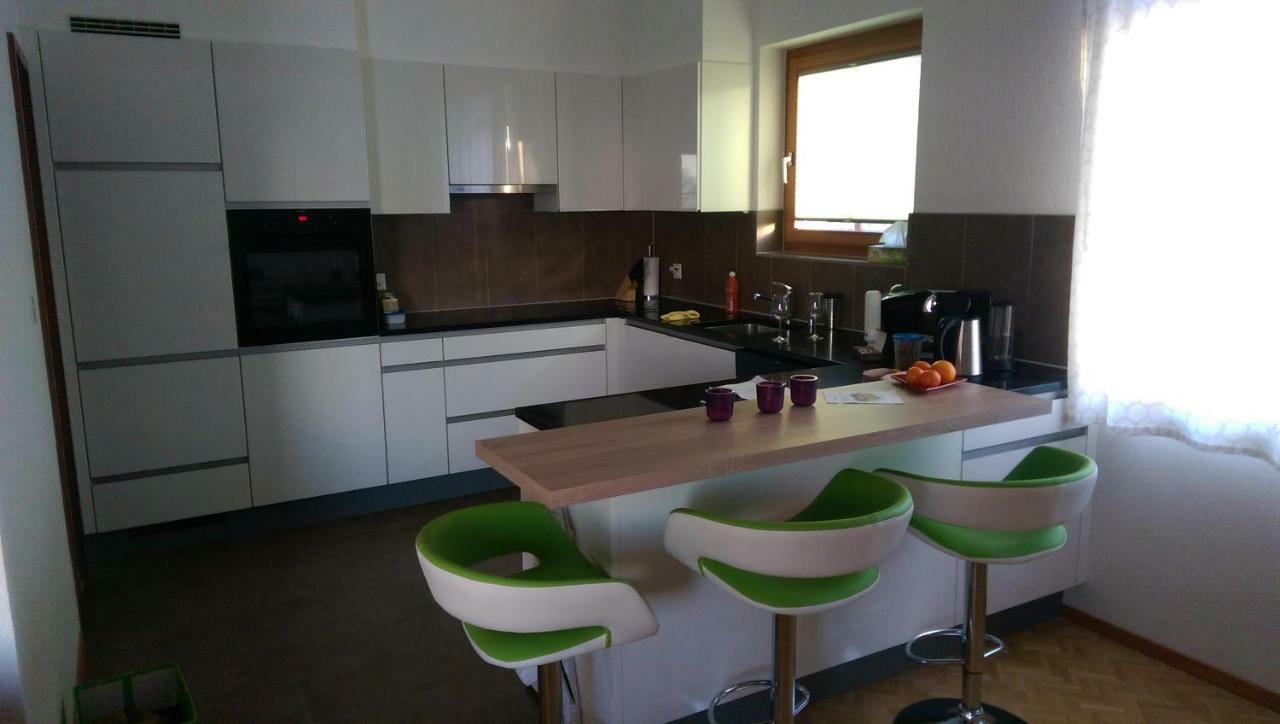 La Petite Fleur Apartment Enges Екстериор снимка